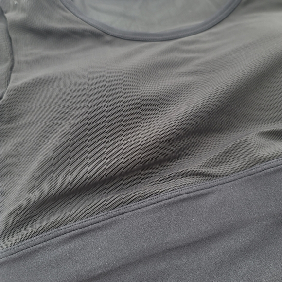 Pedigree Double Layered Mesh Crop Tee with Sports Bra Liner | Black - Picture 4 of 10